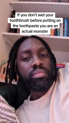 The Right Way to Use Toothpaste on Your Toothbrush