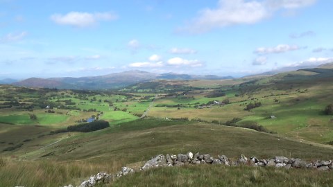 Mach Loop Maverick: RAF Hawk T1's Near Inverted Flyby