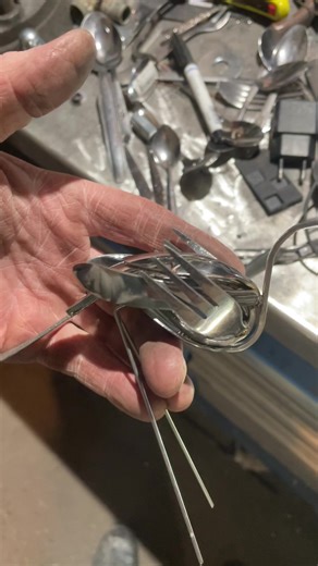 Création d'un oiseau en fabrication