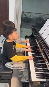 Two Chinese pianist playing piano beautiful song | Jessica Huong