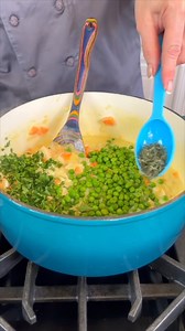 You are going to want to make this! Classic Chicken Pot Pie | Robyn Q