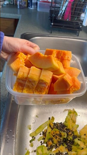 How to cut a papaya- step by step guide #fruit