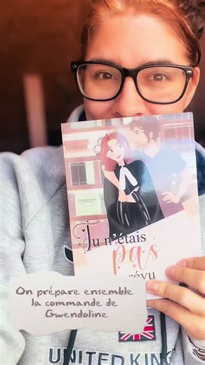 On prépare la commande de Gwendoline et on discute comédie romantique 🥰 Est-ce que tu aimes ça? 💜 #tiktoksuisse #autricefrancophone #booktokfrance #autoédition #romanceslowburn