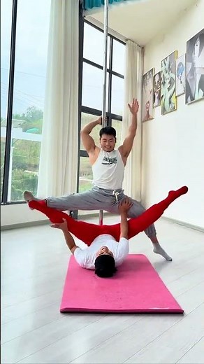 Seamless coordination, movement, pas de deux, soft opening training, dance