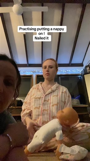 How to Put a Nappy on a Baby: Step-by-Step Guide for Beginners