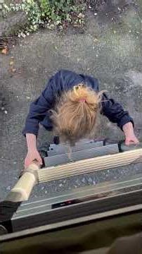 How Easy is a Roof Top Tent Ladder for a Five Year Old? #rooftoptent #camping