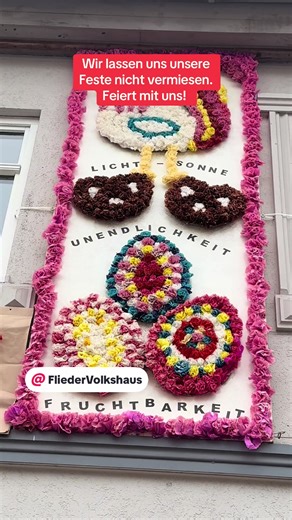 Immer mehr Volksfeste in Deutschland müssen abgesagt werden oder können nur noch unter extremen Sicherheitsvorkehrungen stattfinden. Der Eisenacher Sommergewinn findet auch dieses Jahr wieder statt. Das #fliedervolkshaus ist wieder mittendrin statt nur dabei. Schaut vorbei! #eisenach #thüringen