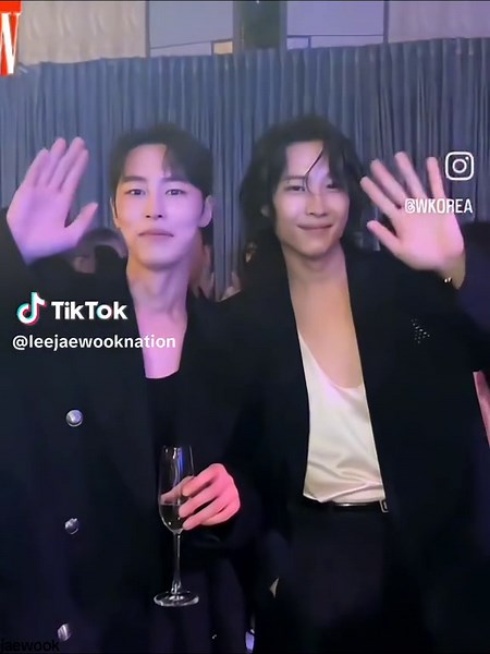 Leejaewook with Leejongwon and Leesungkyung at Love your W event in Seoul . . . . . . . . #이재욱 #leejaewooknation #leejaewookedit #leejaewookedits #LeeJongWon #LeeSungKyung