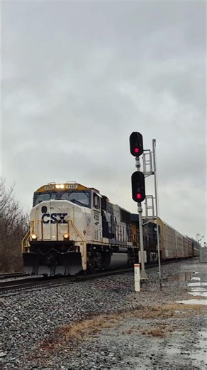 Csx 4568 switching mainlines. #operationlifesaver