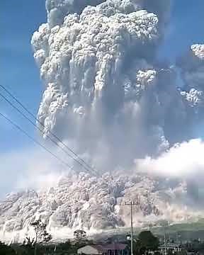Heute in Indonesien " Vulkan Ausbruch der Mount Merapi"