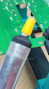 43K views · 1K reactions | how to clean tin on a pcb board #soldering #desoldering #pump #reels | Andi Distorsing | Facebook