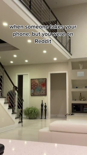 Impersonating The Flash Prank: El Patrón Video on Reddit and Twitter