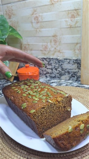 The Healthy banana bread you'll actually want to eat. Oatmeal banana bread. #kcq