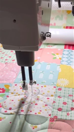 108 reactions · 24 comments | That dreaded feeling you get when you see the thread starting to shred. I hope your Halloween is thread-shred-free!!!!! #kristinasquilting #threads #scary #frustrating #irritating #happyhalloween | Kristina Whitney - Kristina's Quilting | Facebook