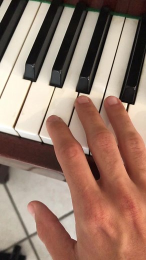 Creepy Exorcist Theme Song on Piano