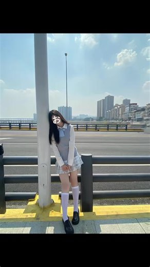 有人引导爱恨 有人像伥鬼一样索取 而你始终眉眼弯弯地问我开心吗#jk