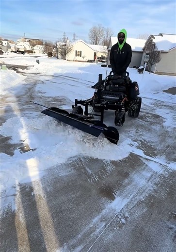 This Snowplow has a built-in safety feature called a full trip edge to protect the operator and the machine. This allows the blade to absorb the hit, and springs bring it back into operating position making this snow plow the the ultimate sidewalk clearing machine. ❄️💪🏽 #zachslawncarellc #snowremoval #snowplow