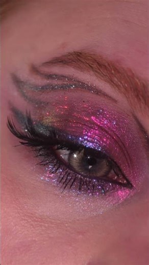 Dark Feminine Graphic 🖤 Hooded & Deep Set Eyes