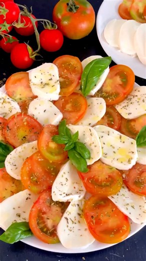 Caprese 😍 #ricettaestiva #mozzarella #caprese