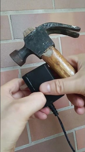 How to disassemble an ultrasonic welding power adapter with a hammer