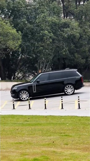 "Hard work only gets you a Discovery, but relentless #Range Rover #LandRover