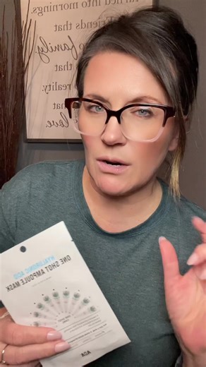 Hylauronic acid face mask to plump, firm, and smooth your skin. #facemask #hylauronicacid #skincare #skincareroutine