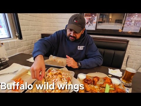 Buffalo Wild wings restaurant, chicken wings with friends