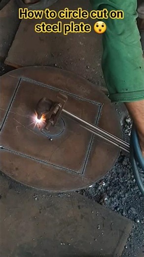 🔥 Amazing Gas Cutting Skill | Perfect Round Cut on Metal Plate | Daily Life Skills #shorts