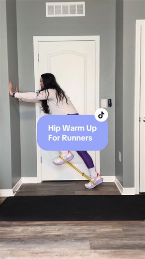 If you have pain and tightness in the hips with running. You may want to try activation along with dynamic mobility. #runner #hipwarmup #runnerswarmup