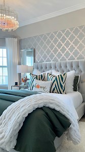 Comment “fall bedroom” and you’ll get links! Here’s how I styled my guest bedroom last fall. This beautiful and affordable bedding is still in stock and comes in other colors. You can also go to my LTK shop in bio to get these! #guestbedroom #fallhomedecor #fallbedroomdecor #luxurybedding #luxurybedroom | Pops Of Color Lifestyle