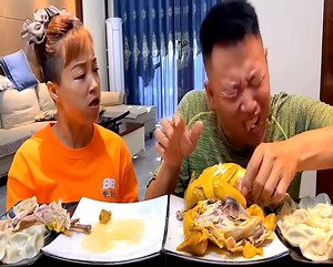 So Funny Video! Why are you hitting me? Your are selfish when you eat everyday, You are so shameless #eating #FacebookReelsContest #reels2023 #BOOMchallenge #reelsfb #reels #reelsvideo #reelsviral #reelsusa #reelit #mukbangers #food #foodie #foodlover #foodgasm #foodie #fyp #reelsusa #reelit #mukbangers #fbreels #614 #husbandorwifeteam #husband #husbandandwifecomedy #husbandandwife #husbandandwifelife #explorepage #viralpage | Fun Magic