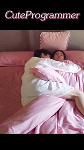 What happened last night?😳😳 #XingZhaoLin #ZhuXudan #CuteProgrammer #kiss #sweet | 追剧指南 DramaGuide