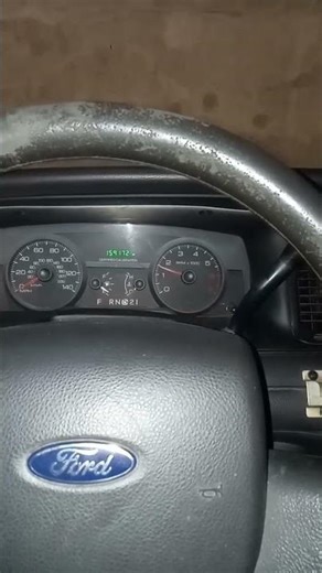 Crown Vic Police Interceptor V8 - Exhaust Sound (2010 P7B)