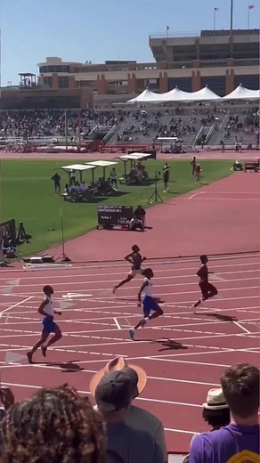 19 year-old @tmako__ runs a wind-aided 9.90s for his season opener at Texas Relays! ⚡️🤯 | Jumpers World