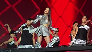 8K views · 457 reactions | 【楊丞琳LIKE A STAR巡演廣州站(返場)】 楊丞琳《BAD LADY》 楊丞琳 Rainie Yang #LIKEASTAR世界巡迴演唱會 | 楊丞琳RainieMusic | Facebook