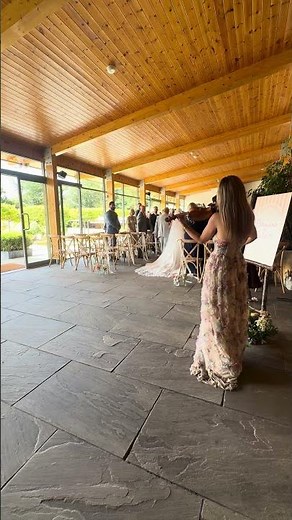 She's The One performed by Roxanne | Solo Female Violinist