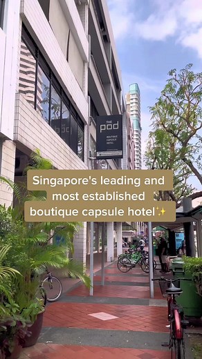 The Pod is well located for both business and recreational activities. Nearby locations include: Suntec City, the Central Business District, Marina Bay, Merlion Park, the Singapore Flyer, Kampong Glam, and Haji Lane. Stay tuned for more details coming up 😁✨ #capsulehotel #vacation #holiday #singapore #travel #accomodation