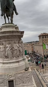 Walking around at Monument to Victor Emmanuel II in Rome | Global Adventures