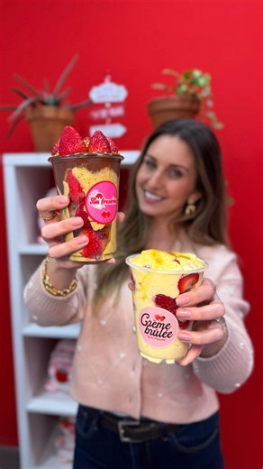 Enjoy ~ Ana Valdés on Instagram: "MÁS INFO AQUÍ ⬇️ 📍@lafreseria.es ➡️ C/ Russafa, 37 (Valencia) 👉🏽 más de 22 tiendas en España Publi ✨ Las primera tienda especializada en fresas con chocolate de toda España las tenemos en Valencia, a tan solo 5 minutos de la Estació del Nord, y ESTÁN DELICIOSAS. 🍓🍫 Las fresas son 100% nacionales, traídas de Segovia y Huelva, y el sabor que tienen es espectacular. Además, tienen auténticas fantasías de cremas y toppings para crear combinaciones brutales, y t