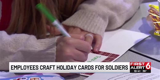 Omaha families craft holiday cards for deployed troops