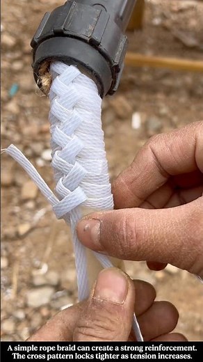 This Clever Rope Weaving Method Locks Pipes Tight Without Any Tools