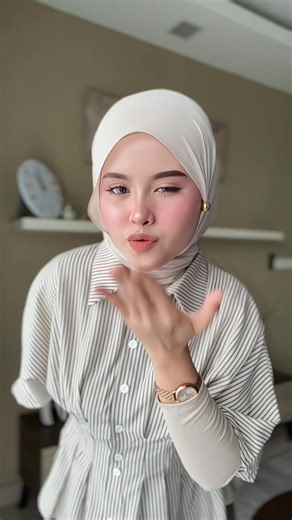 Stylish Hijab Styles: Shawl Tutorial and Outfit Ideas