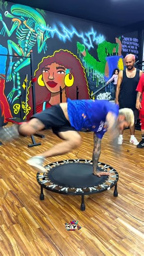 Identidade em Movimento on Instagram: "Hoje é dia de desafio e hoje quem participou foi o @tayllor.idm e o @_adson_duarte. Um desafio mais acrobático e cheio de loucura deixa seu comentário e se tiver coragem faça e chama o IDM pro desafio. Comenta muito que toda semana postaremos mais vídeos assim. #fyp #dança #reels #desafio #desafiometedança"