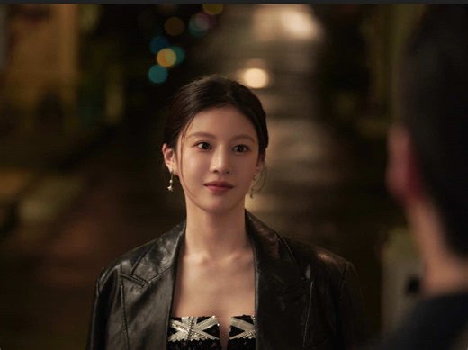 Do Ra Mi ~ Her personality is main character energy with side-character peace.” Romantic? Yes. Delusional? Also yes. That’s Do Ra Mi.” She’s Allergic to Peace….. #goyoungjung #canthislovebetranslated? #dorami#kdramas #kdramalover