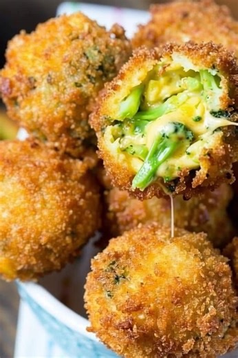 "This is absolutely delicious. Don't change a thing! I took this to a dinner party and everyone loved it but I've been making it at home just for us too. It really only takes 15 minutes!" Full recipe 👇 💬 | Tasty Soul Food Recipes