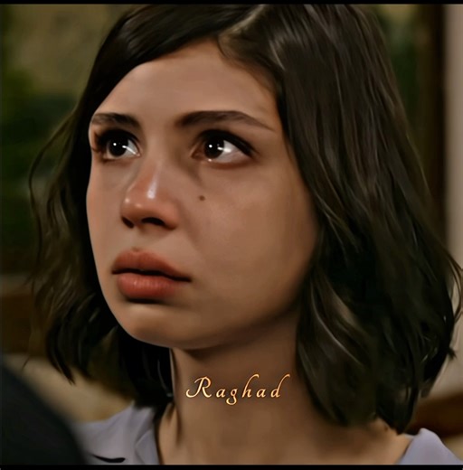 كيف ماسك يدينها ويقربها له😭❤️‍🔥#ايسو#فاطمه#هذا_البحر_سوف_يفيض#sadscene#عادل#اسما#ايليني#حب#اغنيه