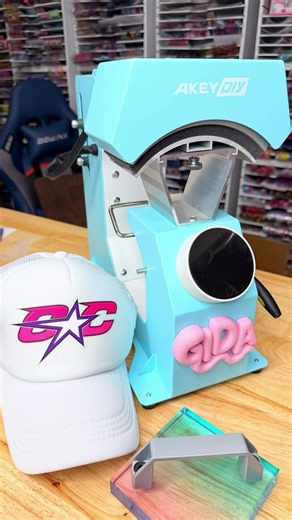 😏Like este post y guárdalo ! Puedes comprar tu prensa automática con @AKEYDIY !! Dtf printer : @htvront tengo un cupón de $1000 GIDA1000 Si necesitas Dtf para gorras 🧢 yo te ayudo a imprimir tus logos o imágenes. #dtfprinter #htvront #gorraspersonalizadas #dtftransfers #personalizados