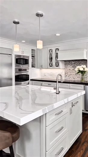 CaliHome Kitchen is a family-owned workshop in Los Angeles that creates custom cabinetry with heart and soul, all built to European quality standards. We believe furniture should be not only beautiful but also durable, which is why we offer a warranty of up to 2 years! 🔥 Why choose us? ✔️ Expertise & Quality: We approach every project with European standards to ensure a perfect result. ✔️ Fast & Reliable: Our turnaround time is 10 to 60 days, so you won’t be left waiting. ✔️ Start for Free: Get