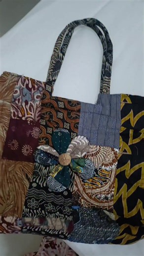 Anna BrilianBakery on Instagram: "Tas 25ewunan di Malioboro"