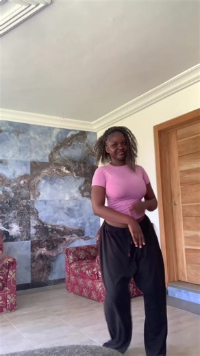 Normally,I’m a dancer😌 #ghanatiktok🇬🇭 #dancechallenge #fyp #viral